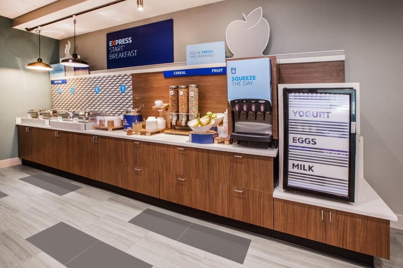 Holiday Inn Express - Cabot By Ihg Exteriör bild